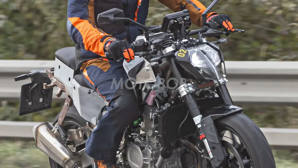 Замечен новый двухцилиндровый KTM Duke