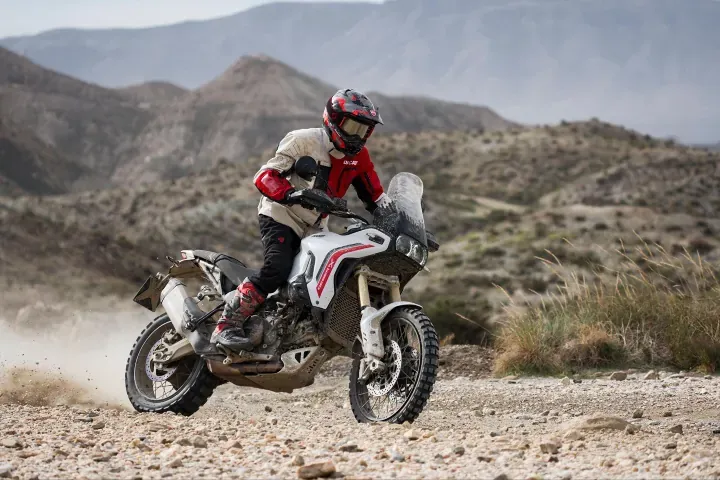 5 ключевых особенностей Ducati DesertX 2026 года — фото 2