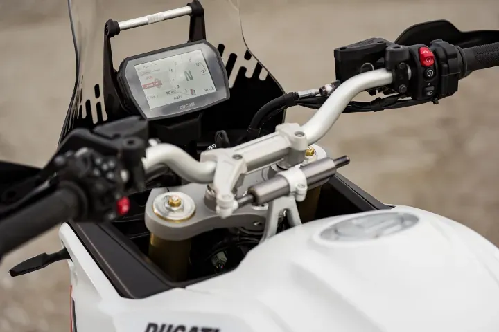 5 ключевых особенностей Ducati DesertX 2026 года — фото 4