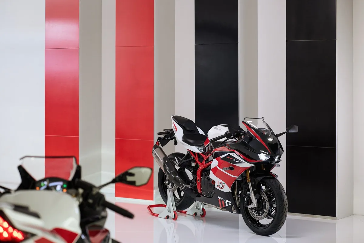 Новый Bimota KB399: перекрашенный Kawasaki ZX-4RR или больше? — фото 3