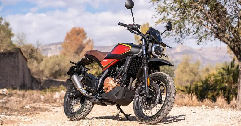 В мае Wottan Rebbe Scrambler 125 стоит на 900 евро дешевле