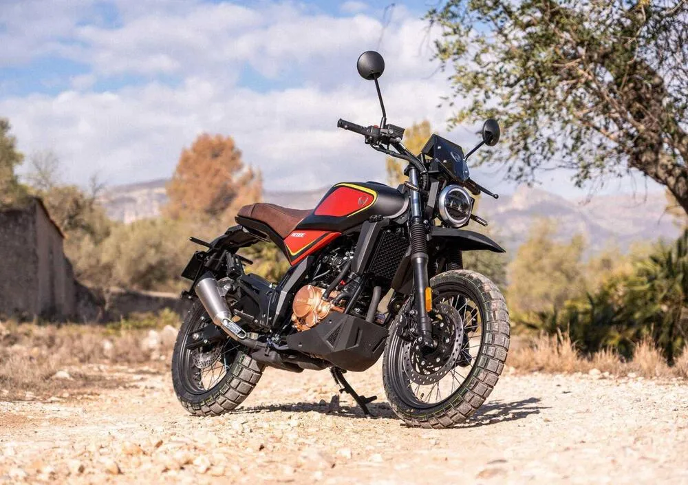 В мае Wottan Rebbe Scrambler 125 стоит на 900 евро дешевле — фото 3