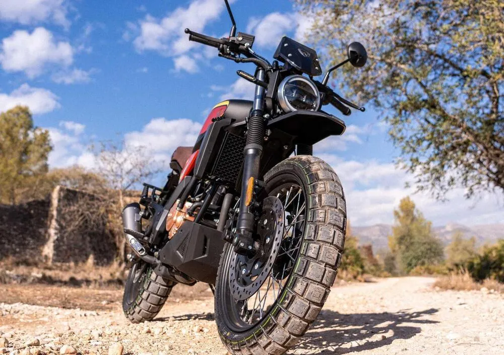 В мае Wottan Rebbe Scrambler 125 стоит на 900 евро дешевле — фото 4