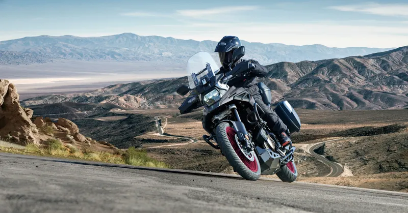 Обновленный Suzuki V-Strom 1050 (2026) представлен на рынке: новые цвета и расширенная комплектация — фото 2
