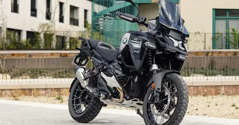 BMW R 1300 GS Adventure Dark Edition: изысканный макси-эндуро от BMW France