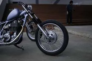 Чоппер Roninsu на базе Yamaha SR400 — фото 4