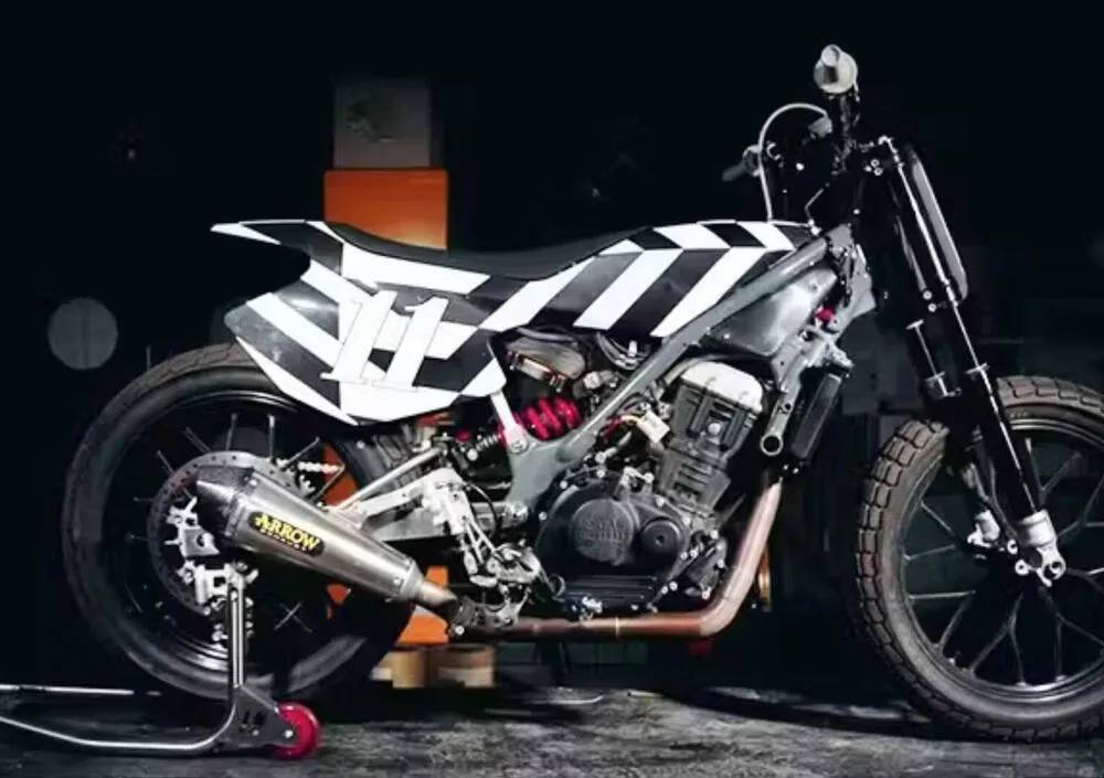 Royal Enfield выходит на мировой уровень флэт-трека: представлена Sherpa FT Mk2 — фото 3