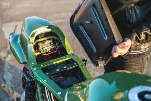 Экстремальный зеленый: кастомный Kawasaki ZRX1200R от deBolex Engineering — фото 4