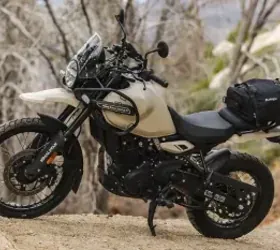 Aprilia Tuono V4 Factory 2026: между треком и улицей