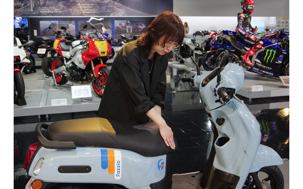 «Не только милый!»: Серьезный подход дизайнеров Yamaha к созданию нового скутера Fazzio, который «хочется погладить» — фото 4