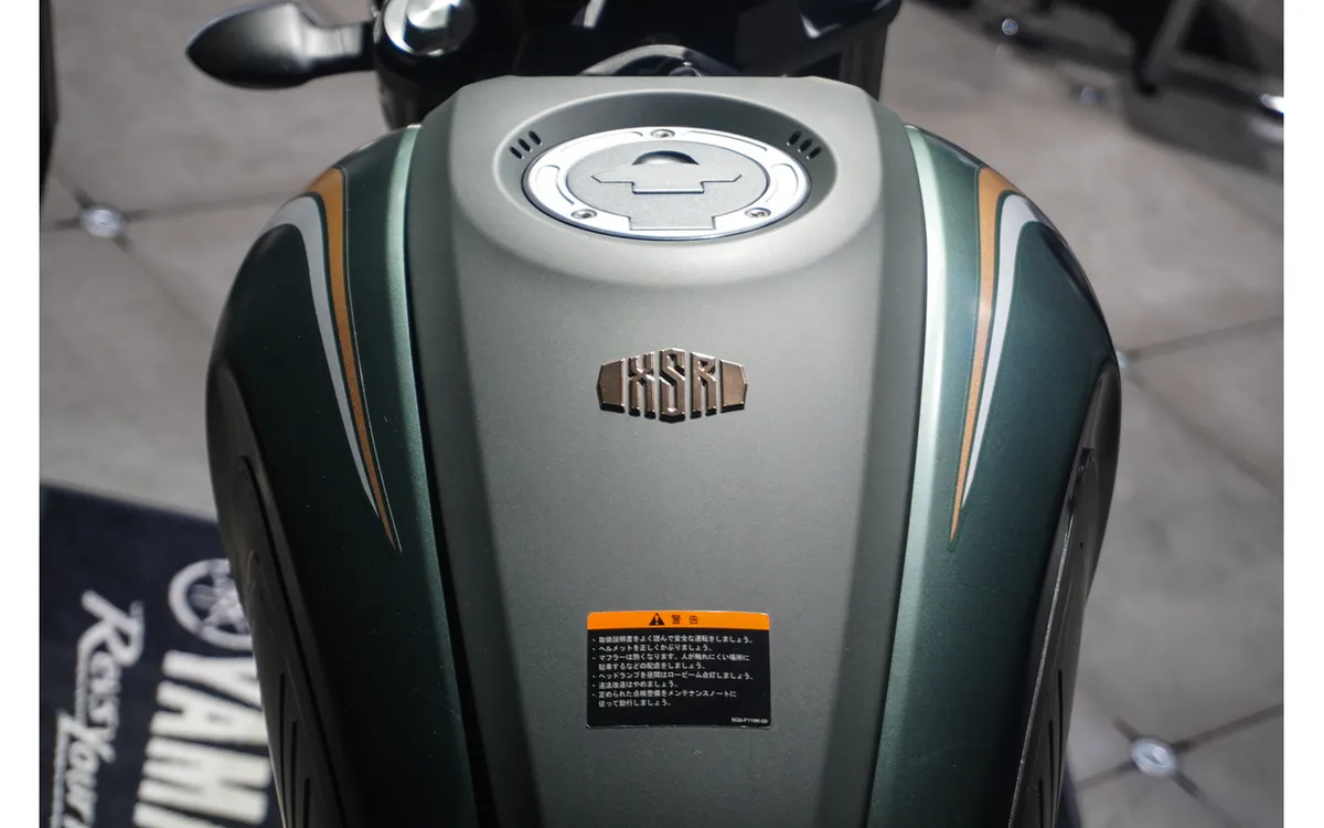 «Я хочу такой же!» Новый неоретро-байк Yamaha XSR155 вызвал ажиотаж в соцсетях и напоминает легендарный RZ — фото 3