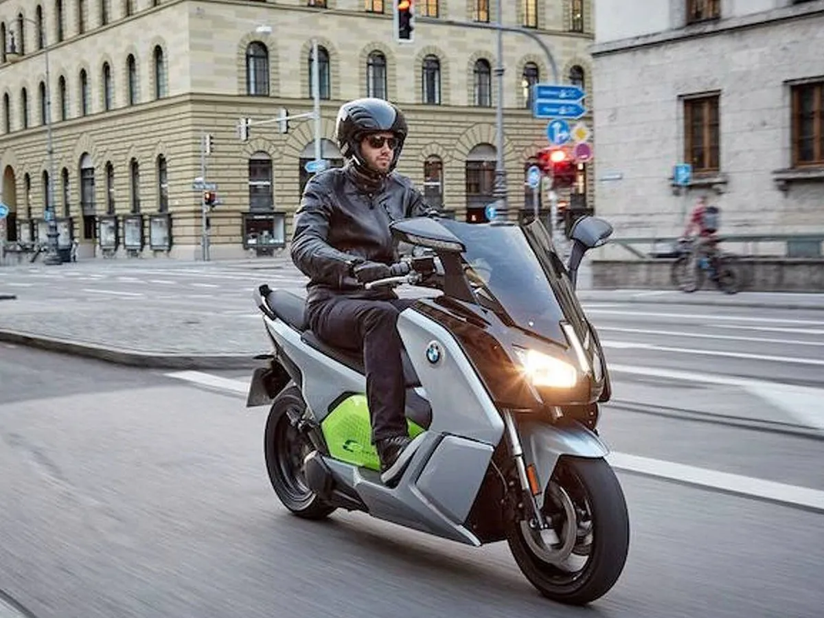 BMW отзывает все скутеры C Evolution в США из-за проблемы с жгутом электропроводки — фото 2