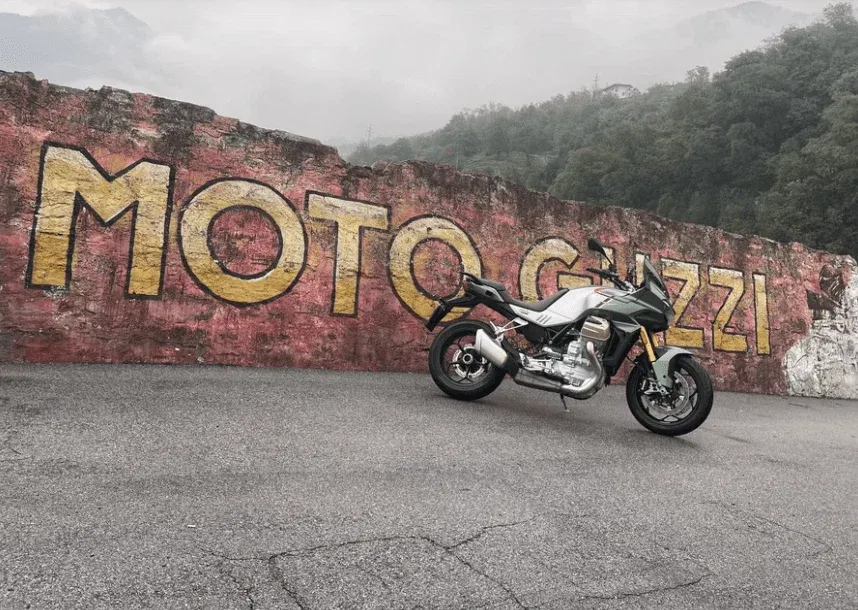 Британский дистрибьютор объявил о значительной скидке на новый Moto Guzzi V100 Mandello — фото 2