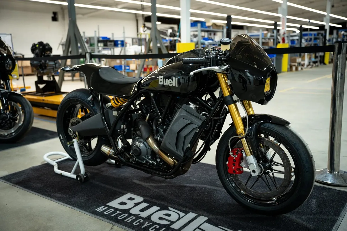 Buell Super Cruiser Cafe Racer демонстрирует потенциал платформы для кастомных проектов