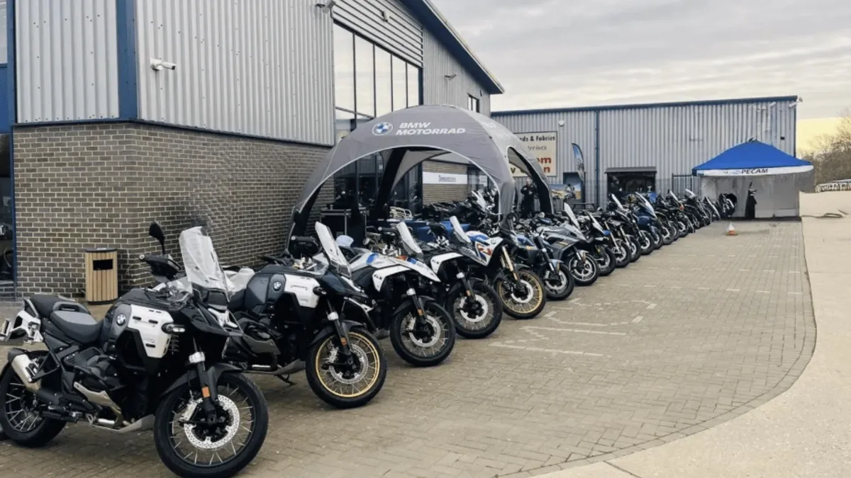 BMW Motorrad UK запускает новый формат премиального вождения в Донингтон-Парке