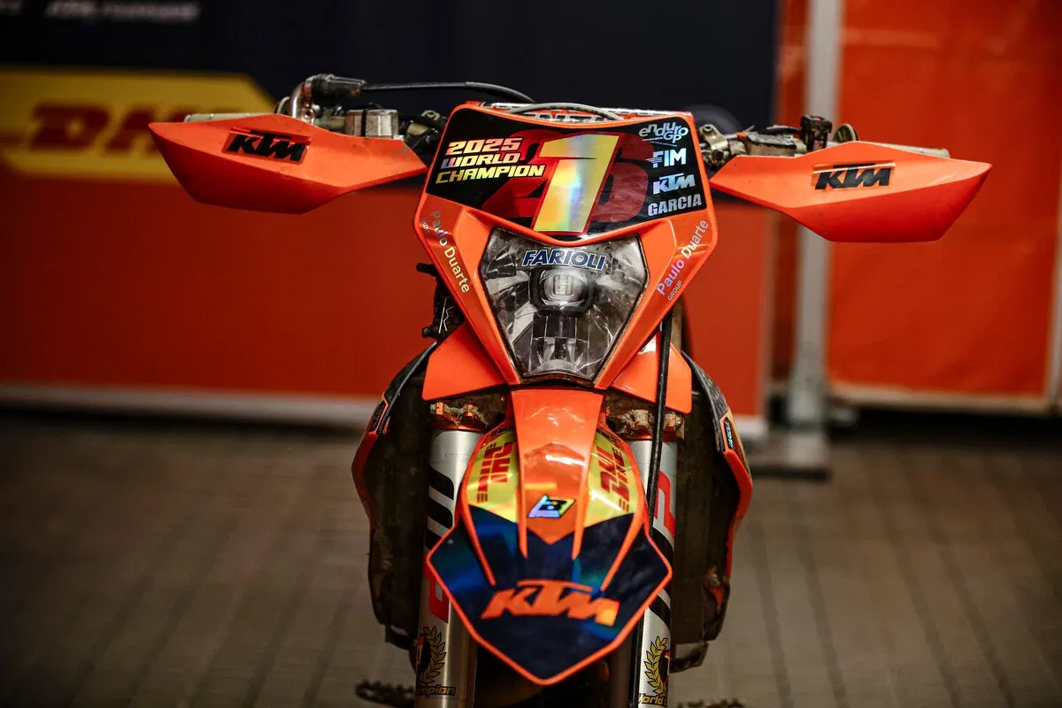 KTM выступила с заявлением в связи с обвинениями в продаже «незаконных» мотоциклов — фото 2