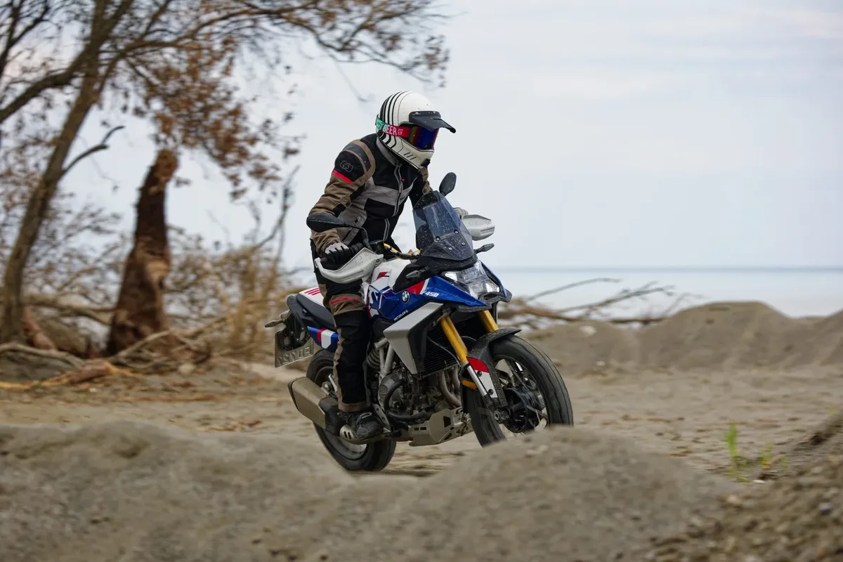BMW запускает продажи нового F450 GS в Великобритании: тест-драйвы доступны по всей стране — фото 4
