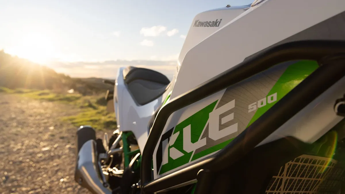 Kawasaki запускает новую акцию на 2026 KLE500 с выгодой в 350 фунтов стерлингов