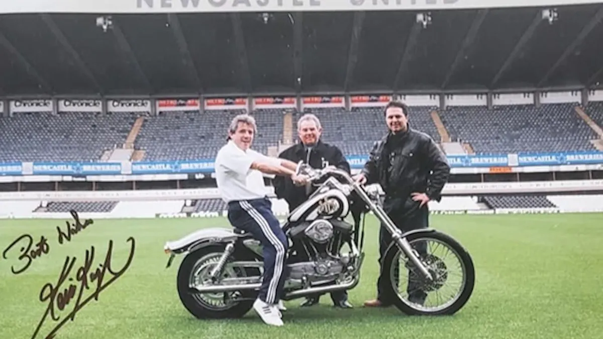 Harley-Davidson Кевина Кигана, посвященный «Ньюкасл Юнайтед», будет выставлен на аукцион после диагноза «рак"