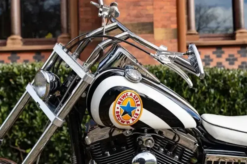 Harley-Davidson из Ньюкасла уходит с молотка: Кевин Киган продает мотоцикл ради борьбы с раком — фото 3