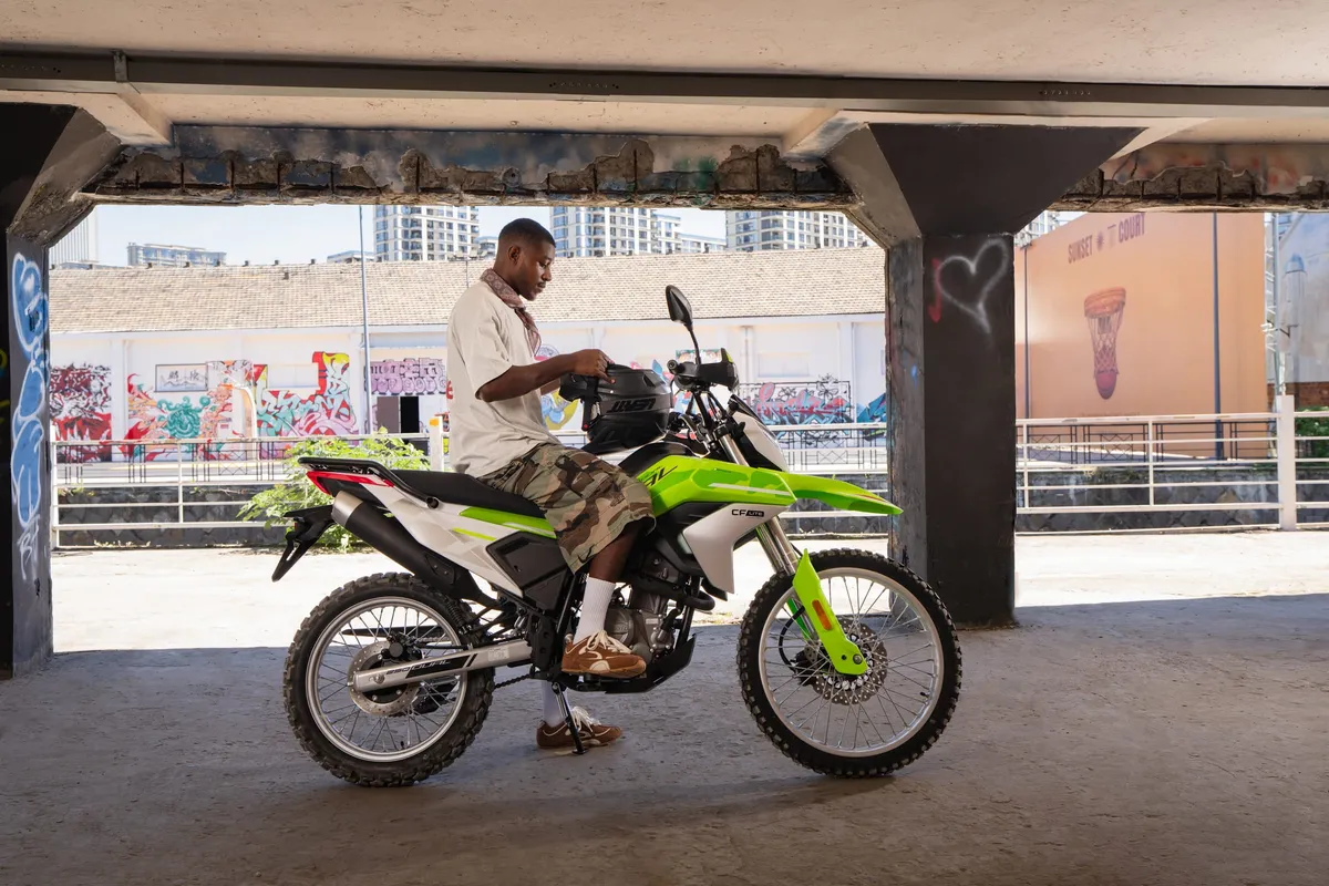 Доступный эндуро для города и бездорожья: CFMoto 250 Dual теперь в Европе — фото 4