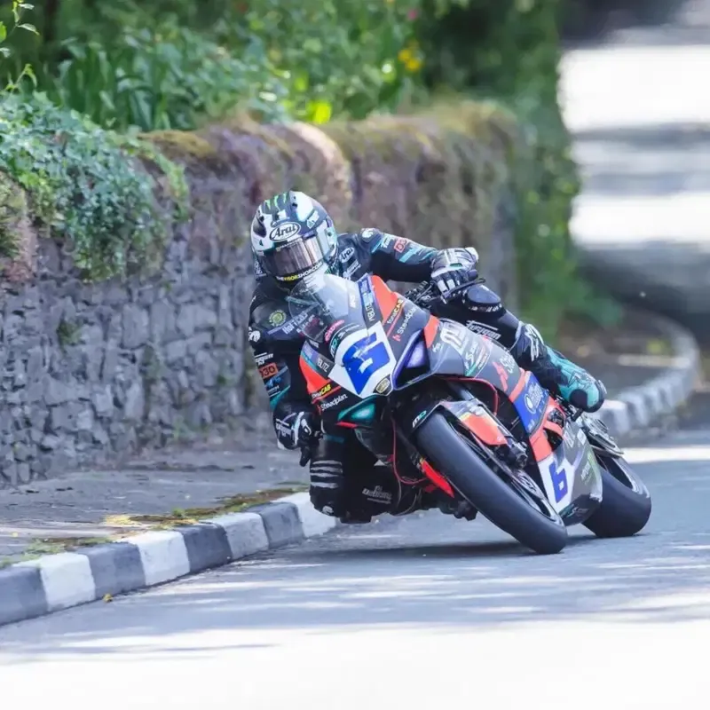 Tourist Trophy: специальная ливрея к тридцатому участию Макгиннесса в TT — фото 4