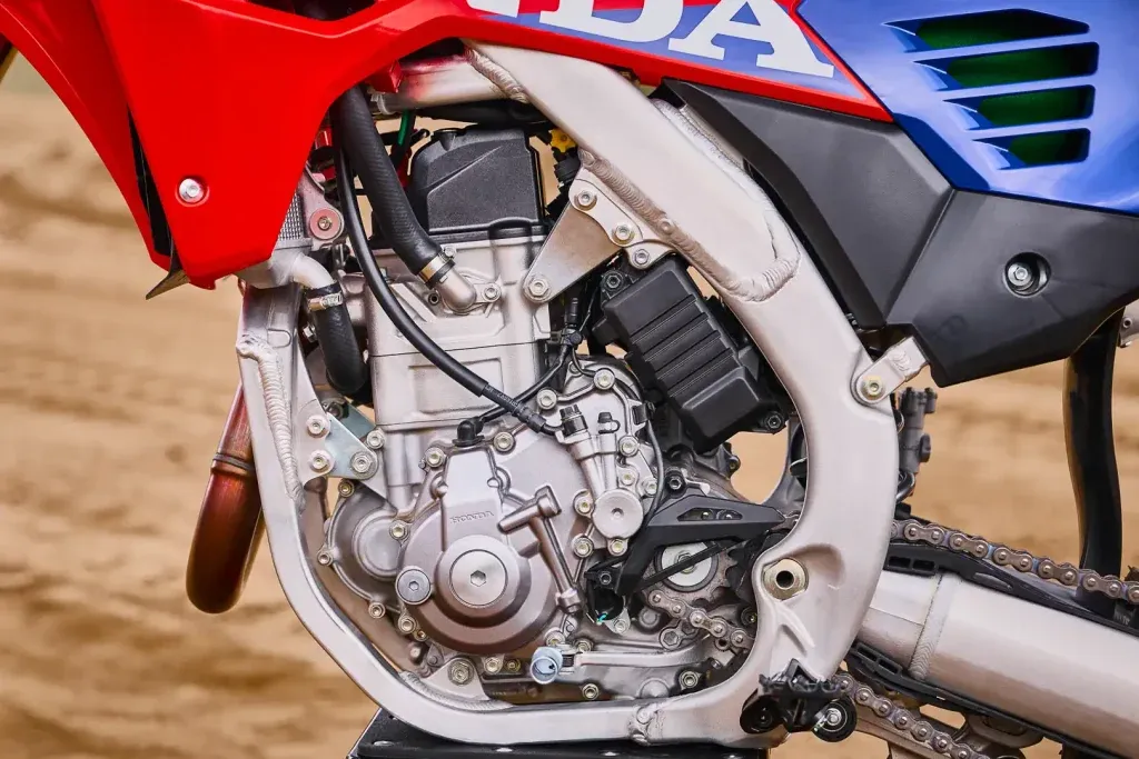 Первый взгляд на Honda CRF450R 2027 года: 24 быстрых факта и 36 фотографий — фото 3