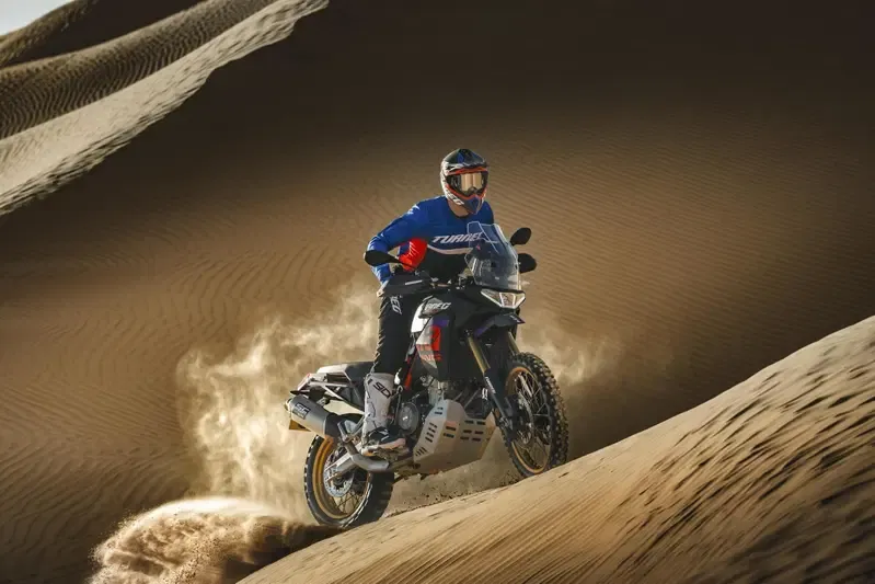 Aprilia Days и Moto Guzzi Days: в июне действуют скидки до 1500 евро на Tuareg, V85 и Stelvio — фото 4