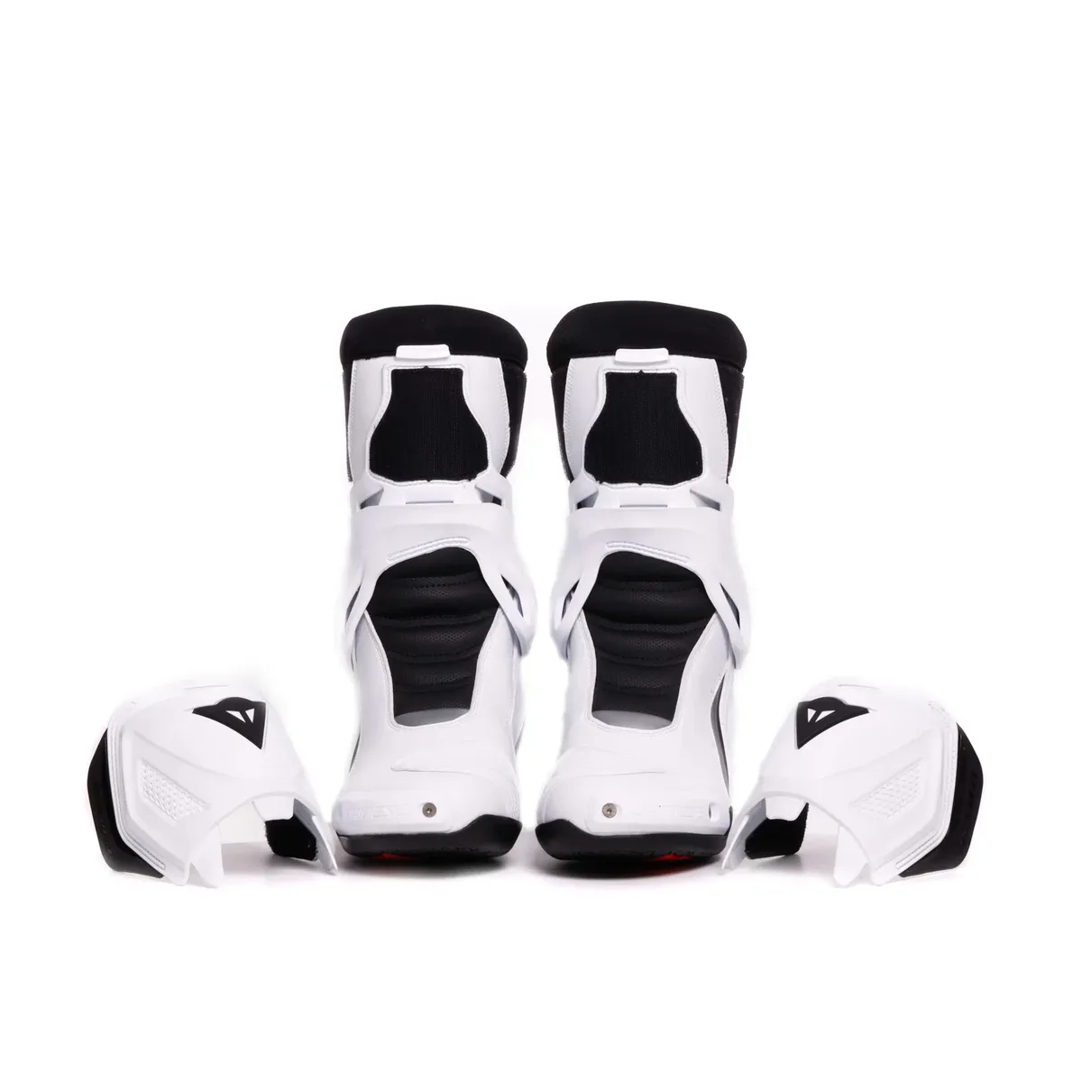 Представлены мотоботы Dainese Nexus 3 с уникальной конструкцией «внутри или снаружи» для дорожных и трековых райдеров — фото 2