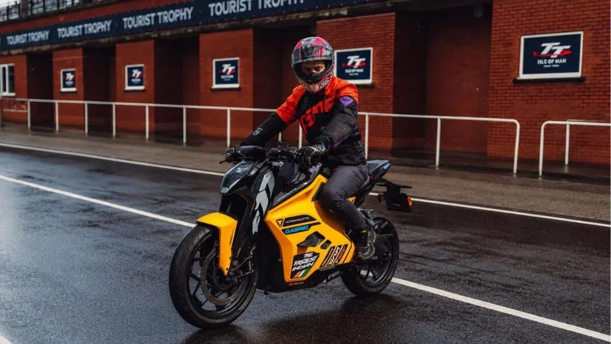 Ultraviolette F77 преодолел горную трассу Isle of Man TT — фото 2