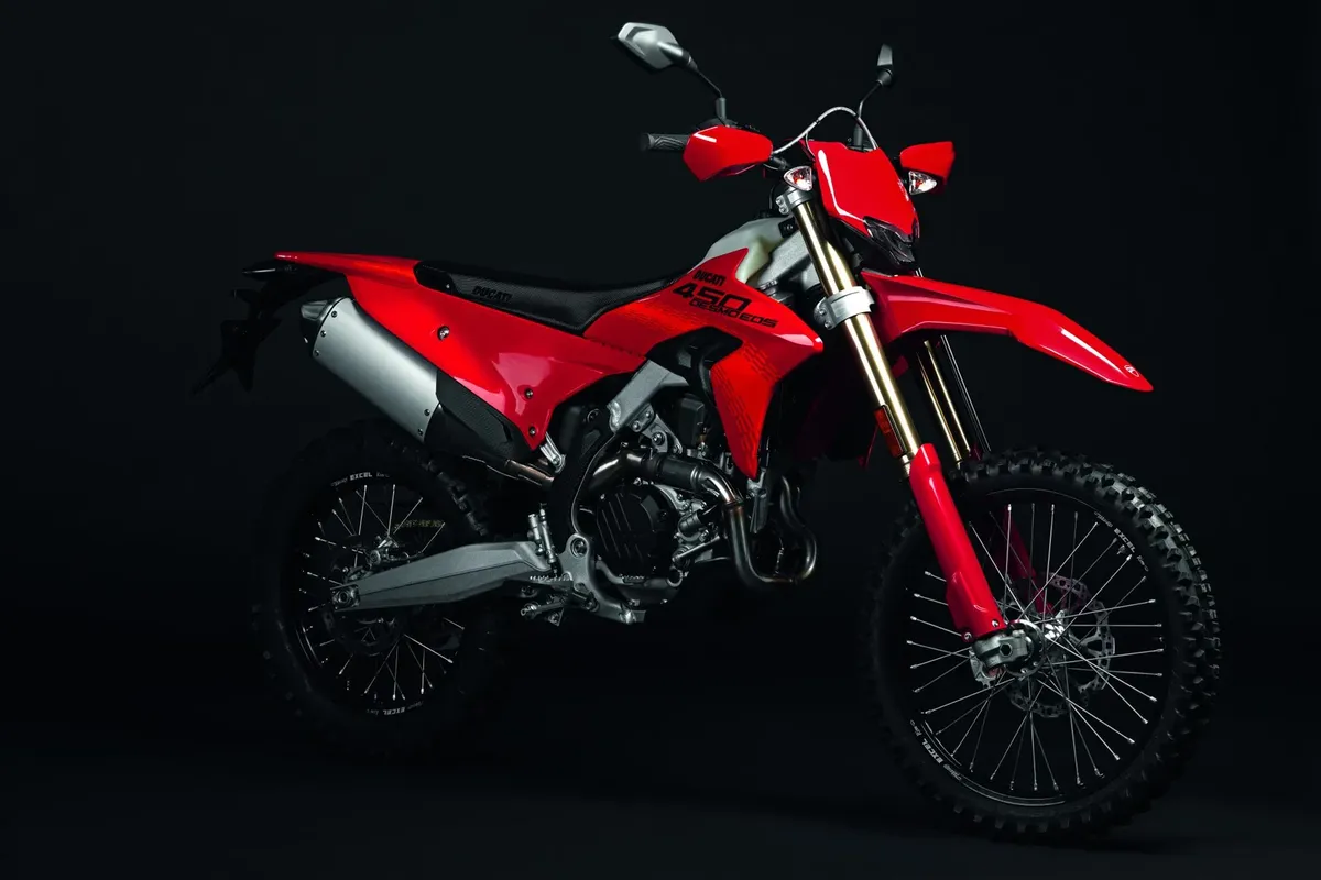 Представлен новый эндуро-мотоцикл Ducati Desmo450 EDS — фото 2