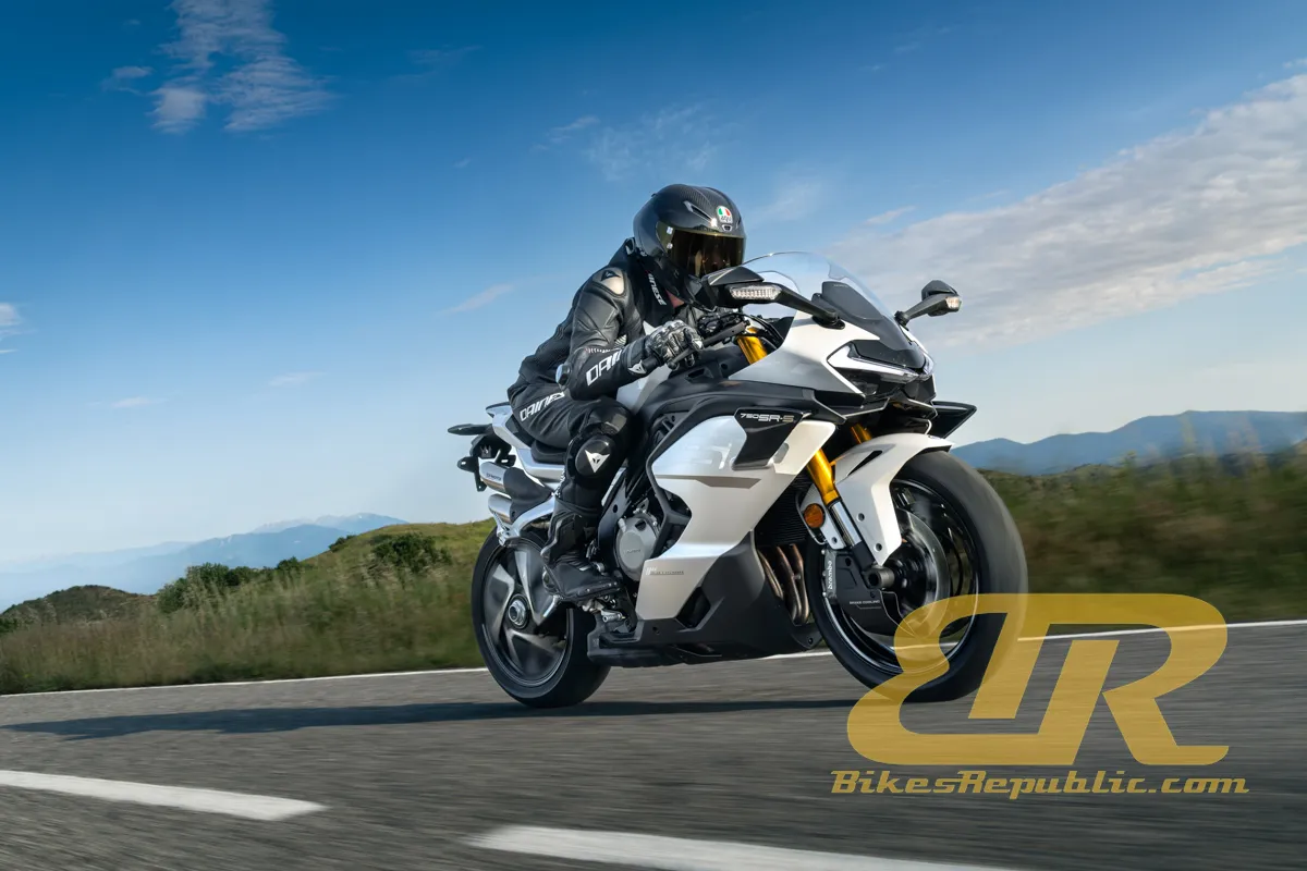 CFMoto 750SR-S: Идеальный баланс между мощью супербайка и комфортом для города