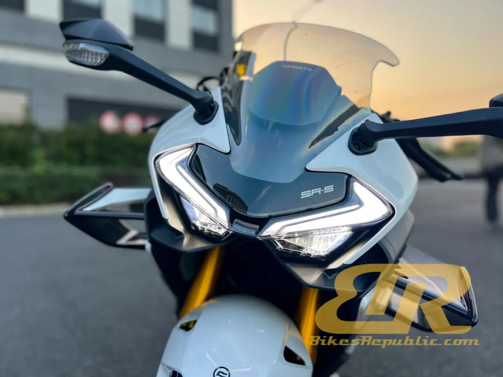 CFMoto 750SR-S: Идеальный баланс между мощью супербайка и комфортом для города — фото 4