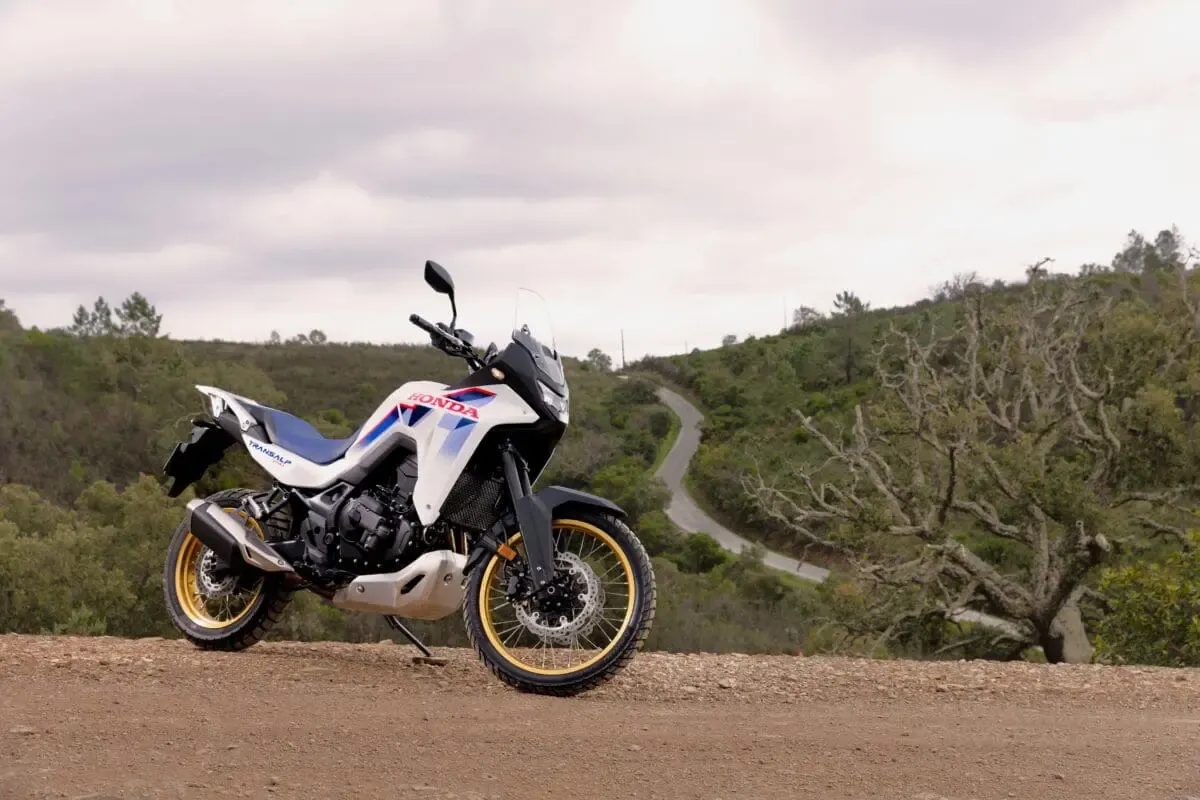 Первый тест-драйв: Honda XL750 Transalp с системой E-clutch