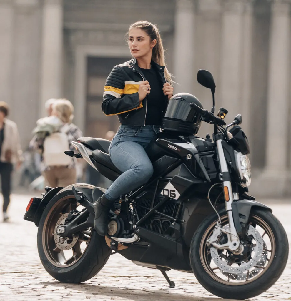 Zero Motorcycles празднует 20-летие и запускает юбилейные бонусы на модели 2026 года