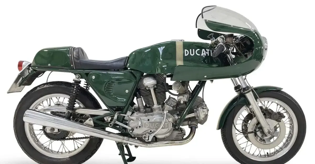 Эта Ducati 750 SS стоит до 100 000 евро, но владелец перекрасил её в зелёный цвет