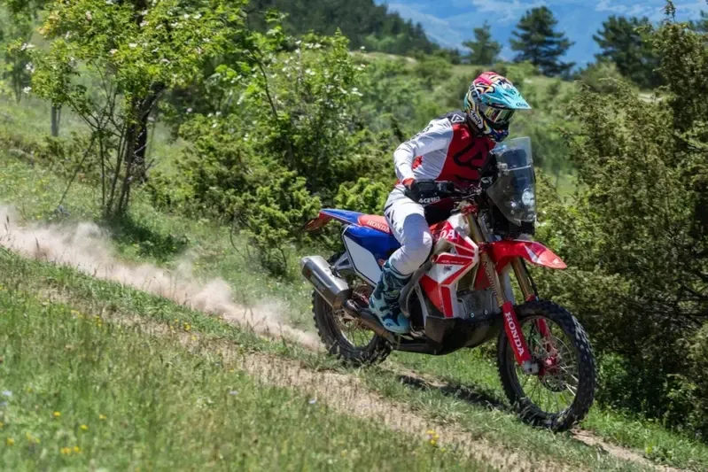 Тест Honda CRF 450 RX Rally: создан для покорения пустыни. Вот как он едет! — фото 2