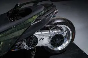 Hyper-Tuned Скутеры: Экстремальные кастом-проекты шоу Speed & Crafts — фото 4