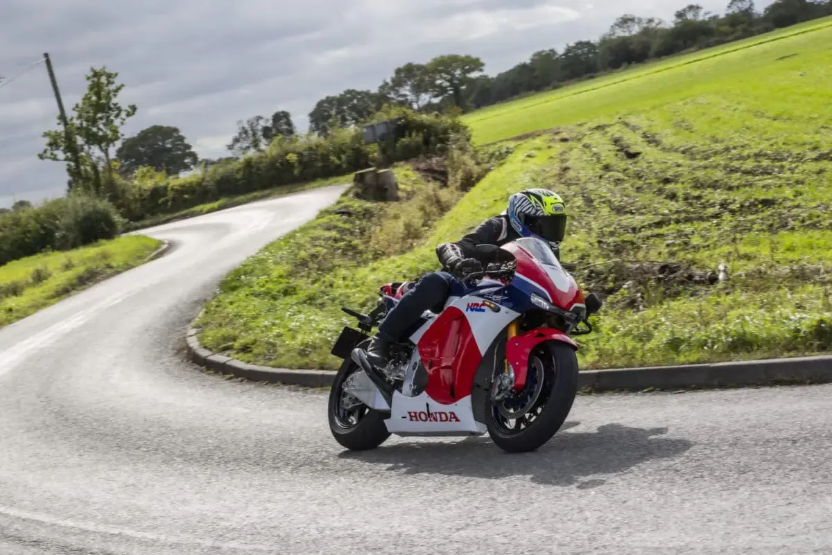 MotoGP для масс: обзор Honda RC213V-S