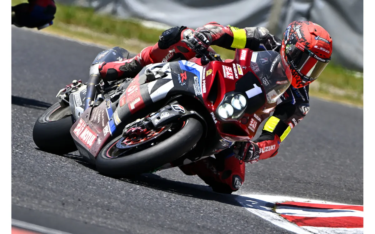 Yoshimura проведет мероприятие в NEOPASA Shimizu в преддверии гонки Suzuka 8 Hours: в экспозиции представят даже легендарный байк, проданный на аукционе за огромную сумму — фото 2