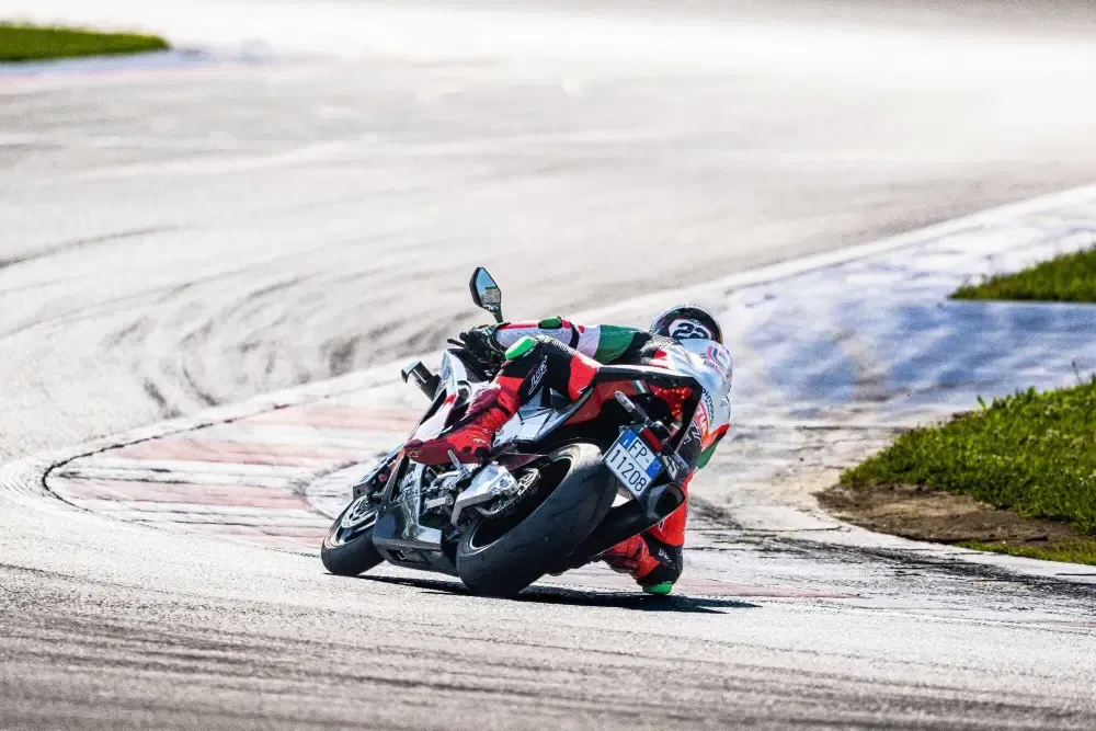 Bimota KB998 Rimini 2027 получила сертификацию Euro 5+ — фото 2