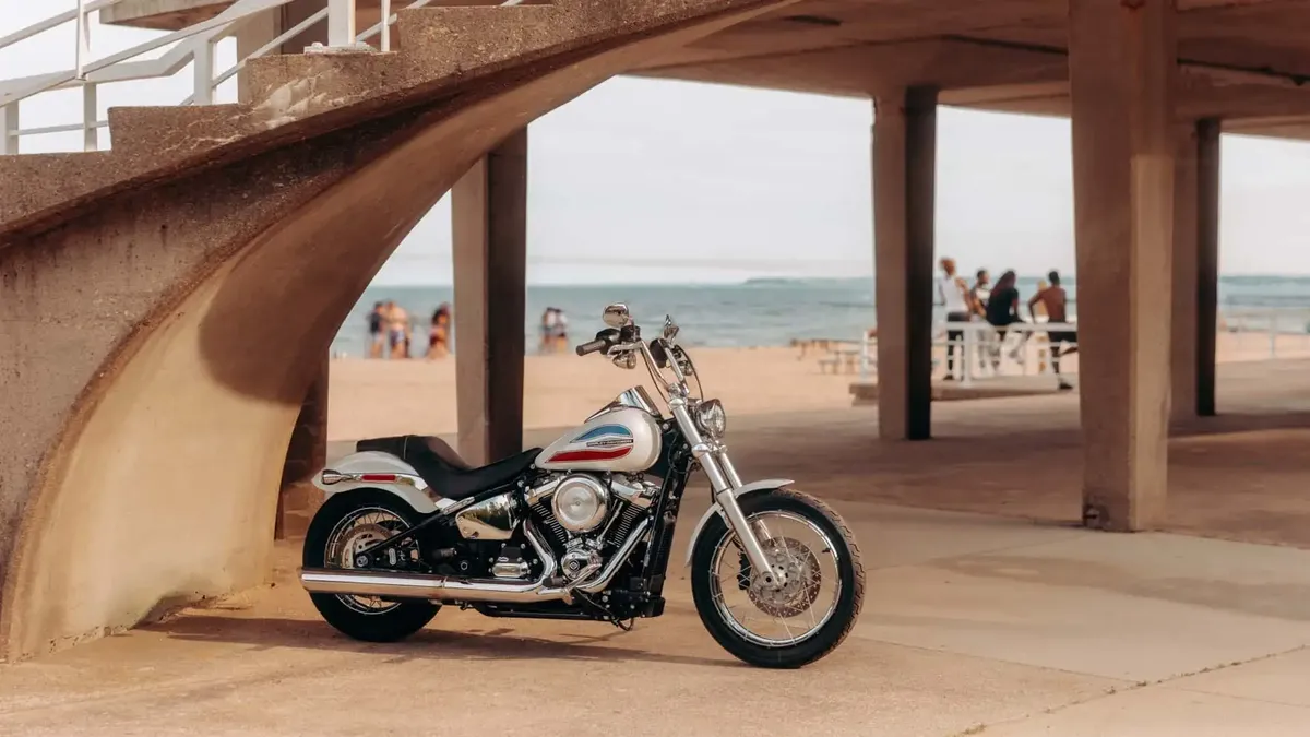 Легендарный круизер Super Glide от Harley-Davidson возвращается. И он выглядит великолепно