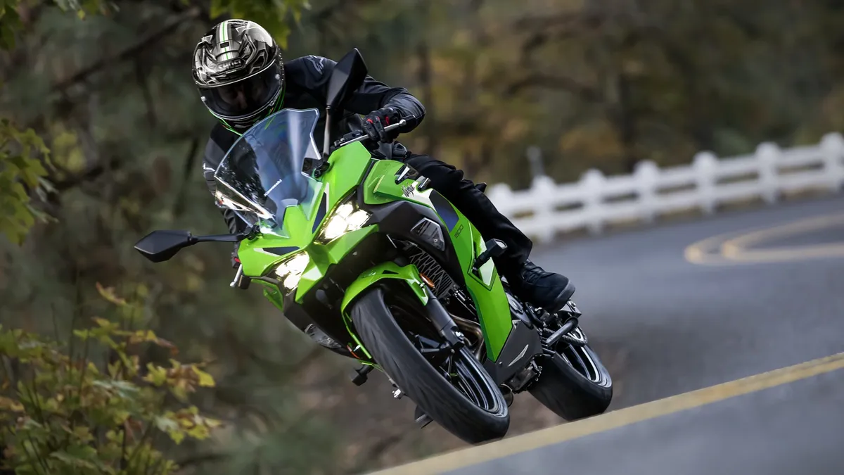 В Индии представлена Kawasaki Ninja 500 2026 года: цена, характеристики и особенности — фото 2