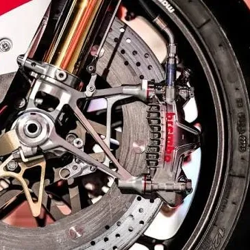 Карбон-керамические диски Brembo Hyction приходят в мотоспортивные гонки. Появятся ли они на дорожных супербайках? — фото 3
