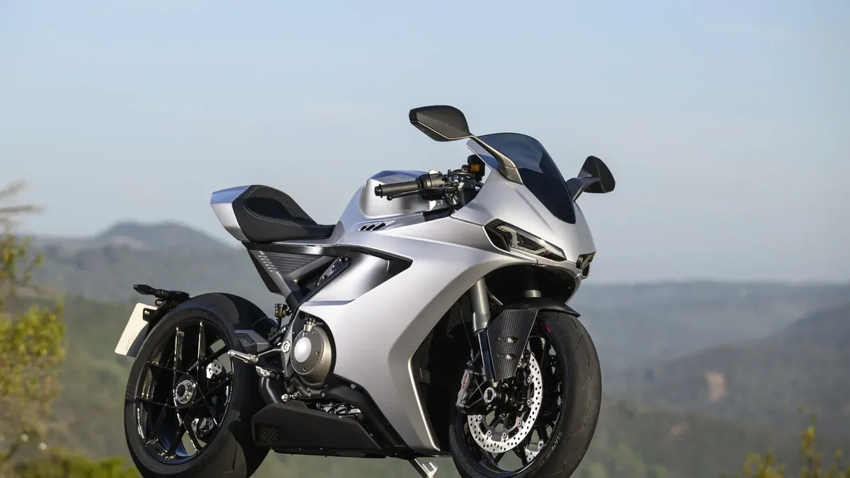 Norton Manx R официально поступил в дилерские центры Великобритании