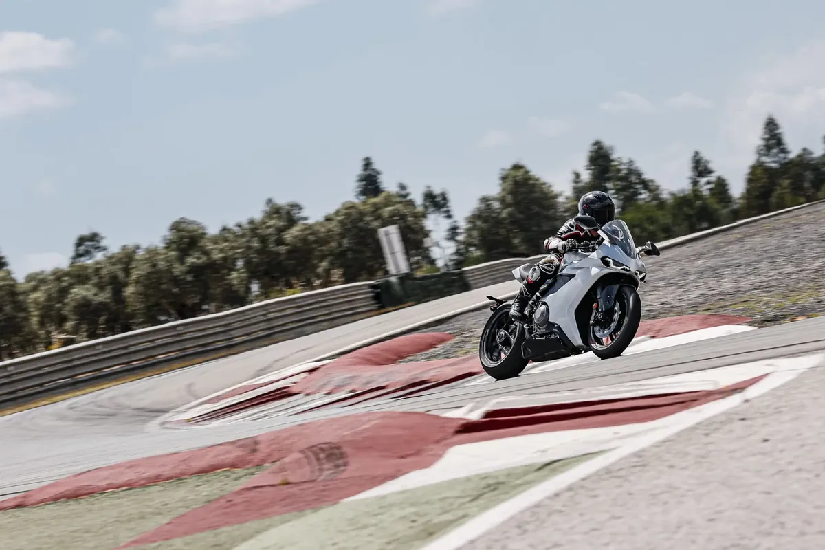 Norton Manx R официально поступил в дилерские центры Великобритании — фото 3