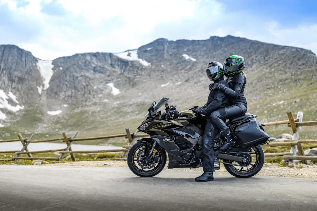 Kawasaki включает модель 2026 года Ninja 1100SX в программу предложения с ваучером на £750 — фото 3