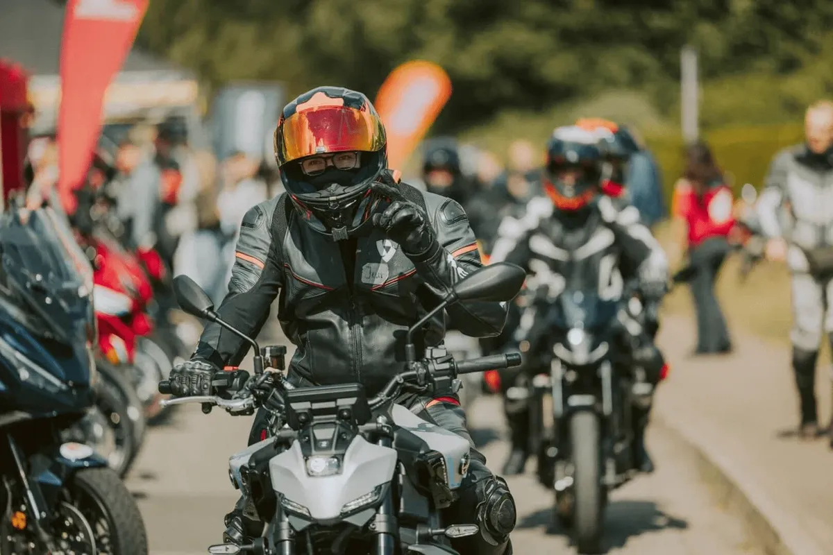 Kawasaki включает модель 2026 года Ninja 1100SX в программу предложения с ваучером на £750 — фото 4
