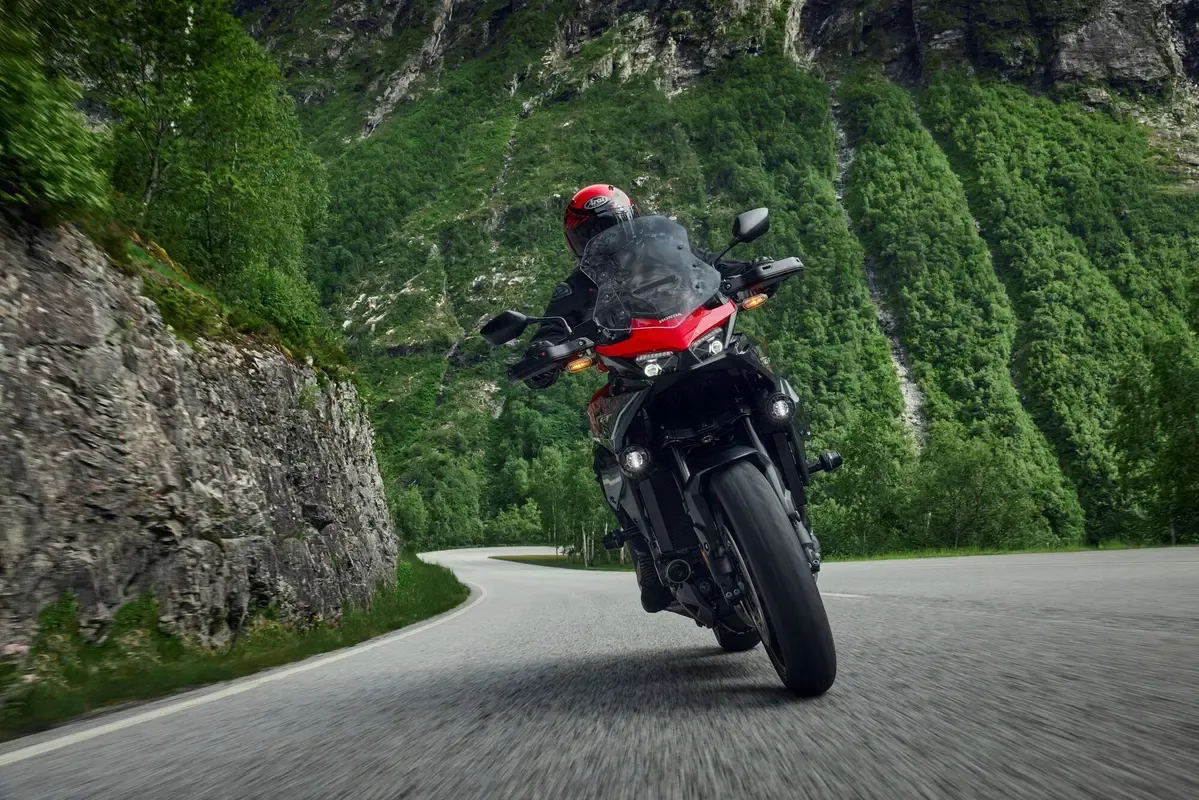 Тест-драйв Honda CB1000GT: 7 000 км пути от Италии до острова Мэн и обратно! — фото 2