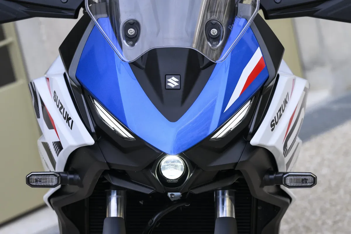 Обзор Suzuki SV7-GX (2026): характеристики, особенности и цена — фото 3